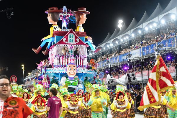Carnaval 2022 - Desfile da Mocidade Unida da Glória   