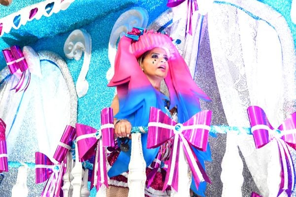 Carnaval 2022 - Desfile da Mocidade Unida da Glória    por Fernando Madeira