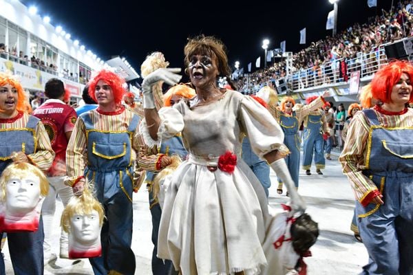 Carnaval 2022 - Desfile da Mocidade Unida da Glória    por Fernando Madeira