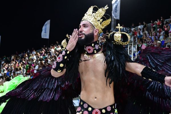 Carnaval 2022 - Desfile da Mocidade Unida da Glória    por Fernando Madeira