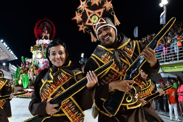 Carnaval 2022 - Desfile da Mocidade Unida da Glória    por Fernando Madeira