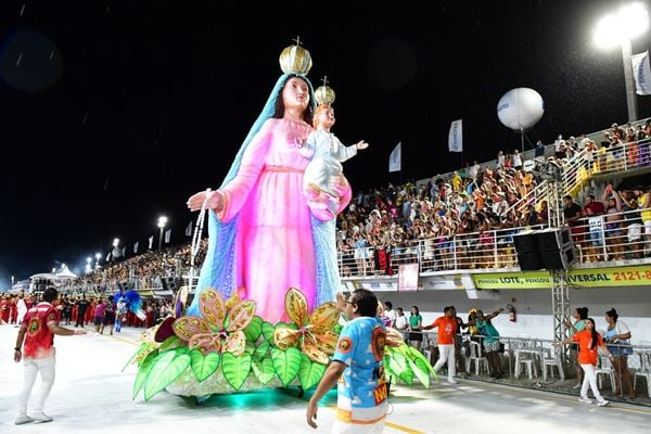 Carnaval 2022 - Desfile da Mocidade Unida da Glória    por Fernando Madeira