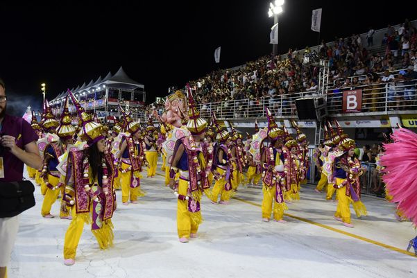 Carnaval 2022 - Desfile da Mocidade Unida da Glória   por Rodrigo Gavini