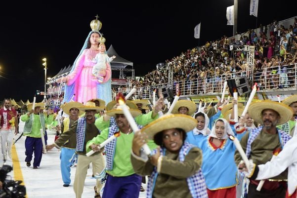 Carnaval 2022 - Desfile da Mocidade Unida da Glória   por Rodrigo Gavini