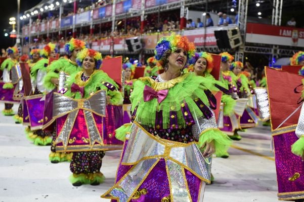 Carnaval 2022 - Desfile da Mocidade Unida da Glória   por Rodrigo Gavini