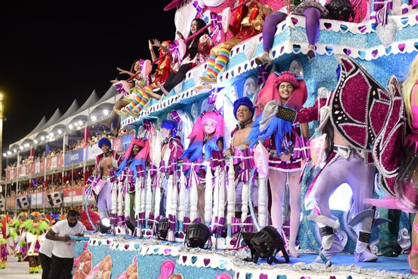Carnaval 2022 - Desfile da Mocidade Unida da Glória   por Rodrigo Gavini