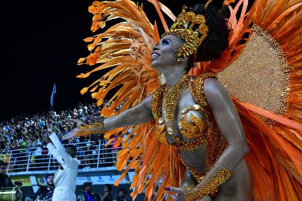 Rainha da bateria da Novo Império por Fernando Madeira
