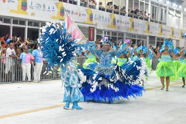Carnaval 2022 - Desfile da Novo Império   por Fernando Madeira