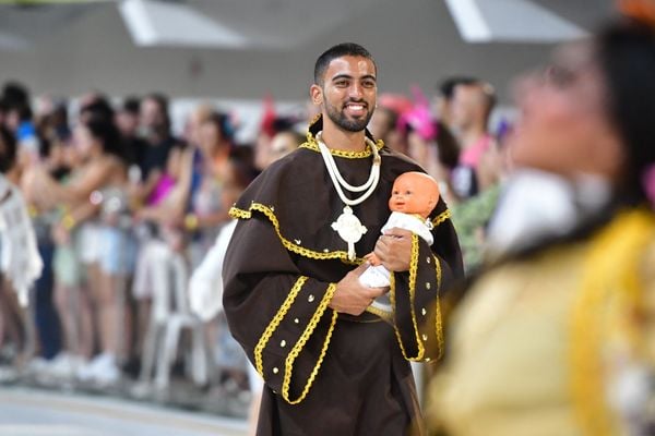 Comissão de frente da Novo Império por Fernando Madeira