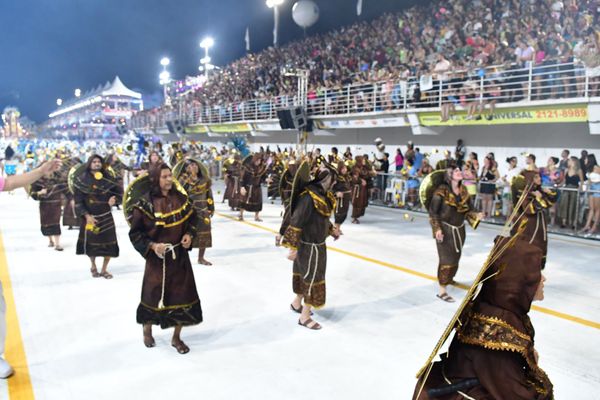 Carnaval 2022 - Desfile da Novo Império   por Fernando Madeira
