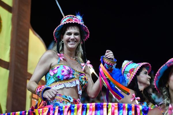 Carnaval 2022 - Desfile da Novo Império   por Fernando Madeira