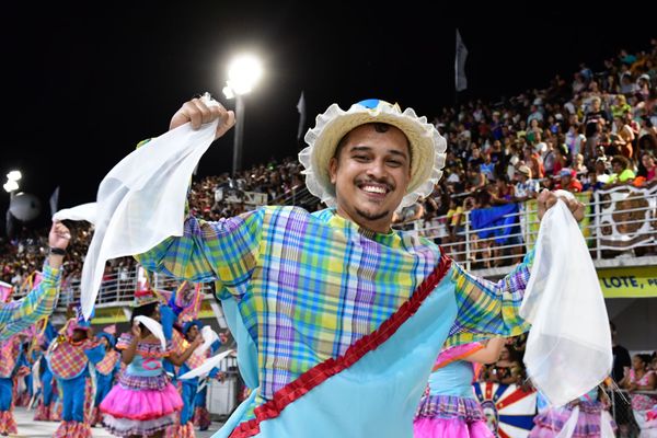 Carnaval 2022 - Desfile da Novo Império   por Fernando Madeira