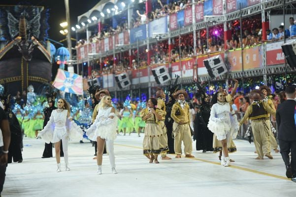 Carnaval 2022 - Desfile da Novo Império por Carlos Alberto Silva