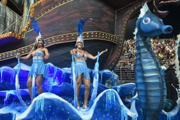 Carnaval 2022 - Desfile da Novo Império por Carlos Alberto Silva