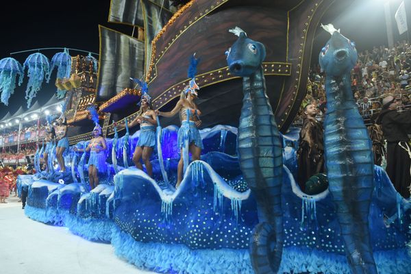 Carnaval 2022 - Desfile da Novo Império por Carlos Alberto Silva