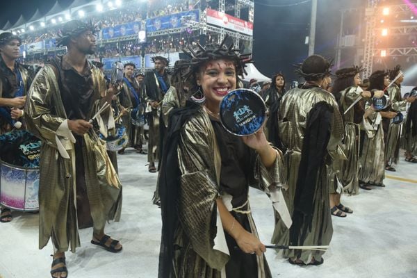 Carnaval 2022 - Desfile da Novo Império por Carlos Alberto Silva