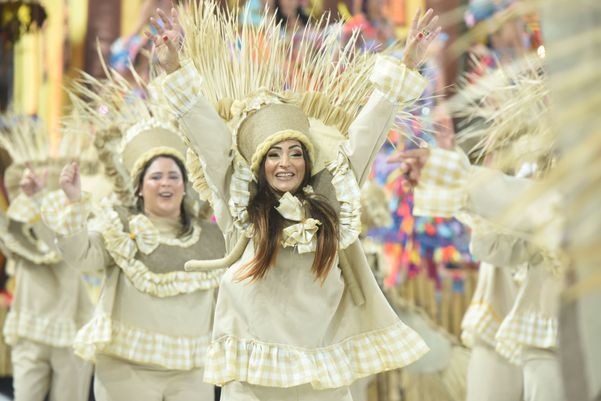 Carnaval 2022 - Desfile da Novo Império por Carlos Alberto Silva