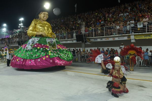 Desfile da Imperatriz do Forte    por Carlos Alberto Silva 