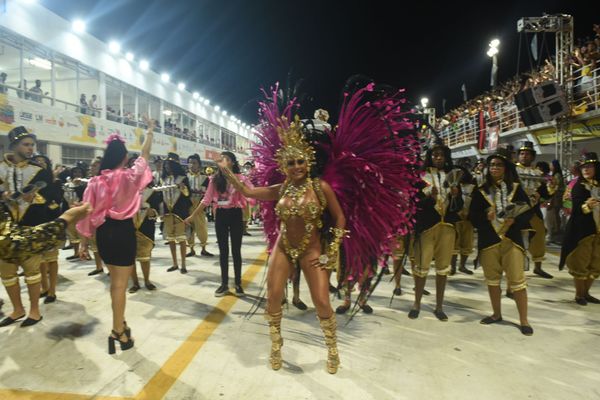 Rainha da bateria por Carlos Alberto Silva 