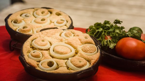 Nem todas as famílias podem arcar com os custos dos ingredientes da torta capixaba, e nesse cenário surge a criatividade popular