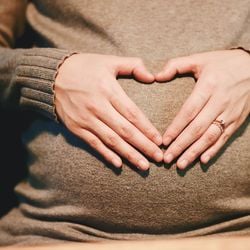 Levantamento mostra que o público feminino está adiando a primeira gestação ou mesmo optando por não desempenhar o papel da maternidade