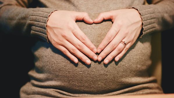 Trânsitos astrológicos sugerem melhor momento para ter bebê, assim como períodos desfavoráveis