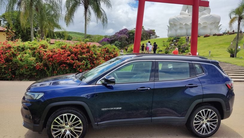 Jeep Compass Limited é SUV com potência e esportividade