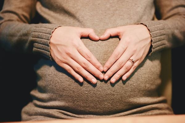 Estudo feito a pedido do Ministério da Saúde revela que uma em cada cinco meninas que engravidam desconhecem meios de prevenção e têm nova gestação antes da maioridade