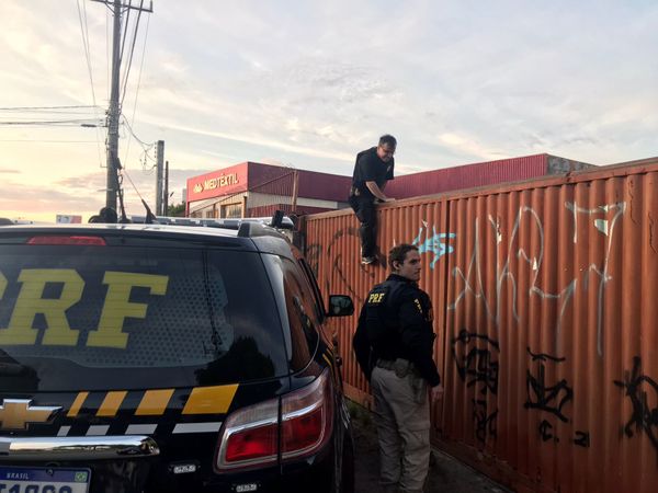 Operação da PF e PRF mira adulteração de combustíveis no ES por Polícia Federal