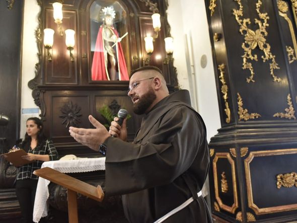 Capela do Convento da Penha é reaberta após obras de restauro por Ricardo Medeiros