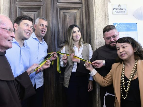 Capela do Convento da Penha é reaberta após obras de restauro por Ricardo Medeiros