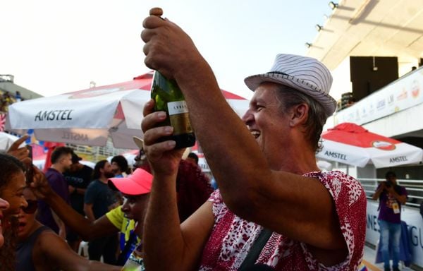 Mocidade Serrana vence a série B do Carnaval de Vitória 2022 por Fernando Madeira