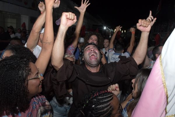 Festa na quadra da Nova Império, campeã do Carnaval 2022 por Fernando Madeira