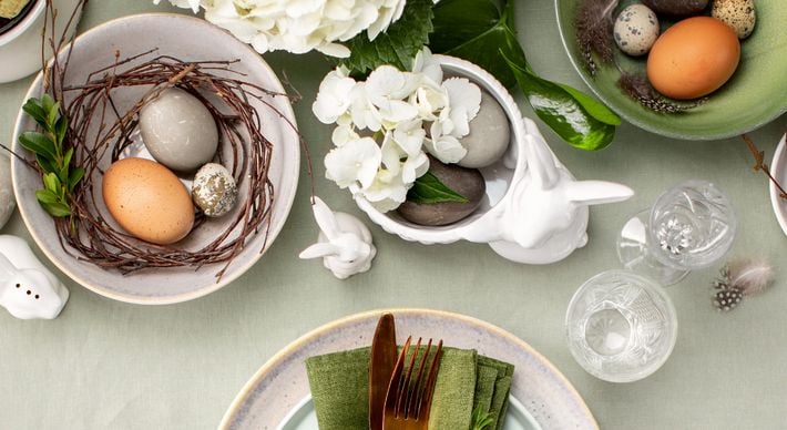 Para o feriado mais doce do ano, separamos algumas dicas para você montar uma mesa bem bonita e arrasar na decoração do almoço de páscoa