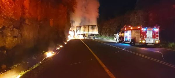 Estradas foram incendiadas durante ataque em Guarapuava (PR).