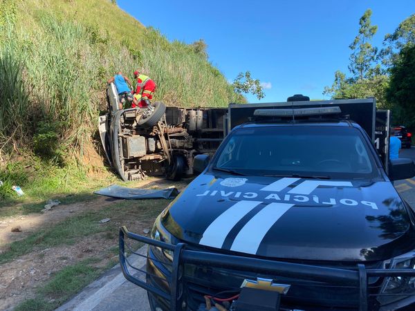 Motorista morre em acidente na BR 101 em Rio Novo do Sul