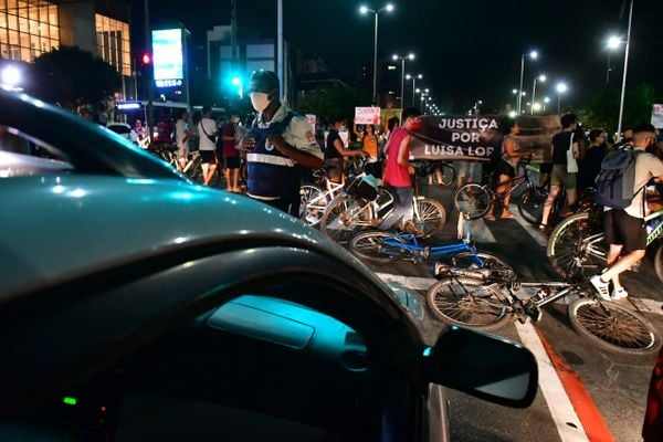 Ato em protesto pela morte de Luísa Lopes por Fernando Madeira