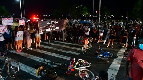 Ato em protesto pela morte de Luísa Lopes por Fernando Madeira