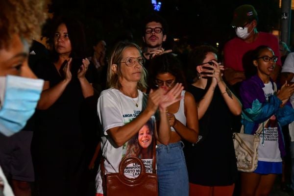 Ato em protesto pela morte de Luísa Lopes por Fernando Madeira