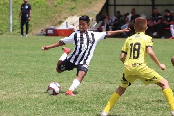 Vinícius sonha em se profissionalizar com a camisa do Atlético-MG