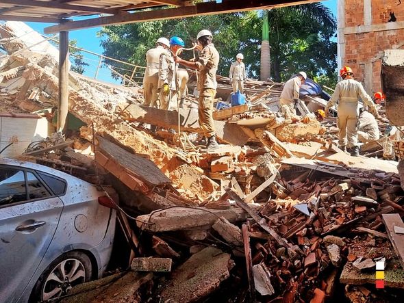 Bombeiros mostram resgate de moradores de prédio que caiu em Vila Velha por Corpo de Bombeiros