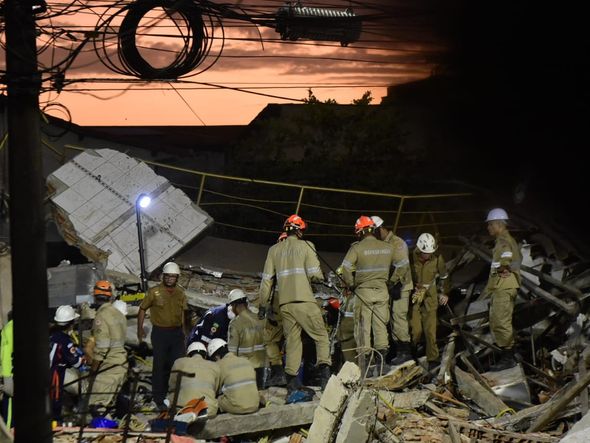 Militares do Corpo de Bombeiros se revezam em longo e complexo resgate em Vila Velha por Vitor Jubini