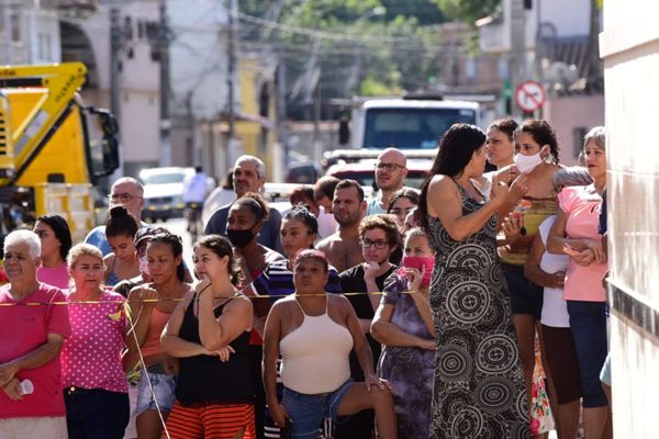 Segunda vítima de desabamento em Vila Velha é resgatada pelos bombeiros  por Vitor Jubini