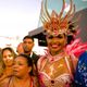 Natália Deodato posa com fãs diz realizar sonho ao desfilar pela Beija-Flor 