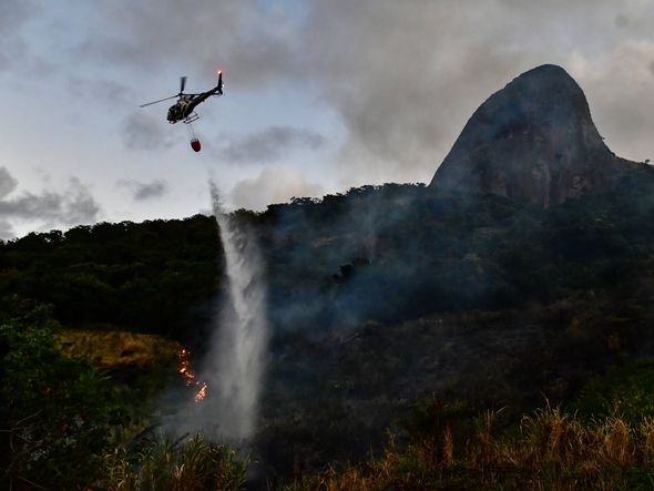 Incêndio atinge área do Parque Pedra dos Dois Olhos, em Vitória por Fernando Madeira