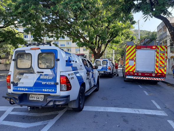 Incêndio é registrado na região do Morro do Macaco, em Vitória por Fernando Madeira