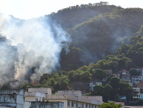 Incêndio é visto na região da Pedra dos Dois Olhos por Fernando Madeira