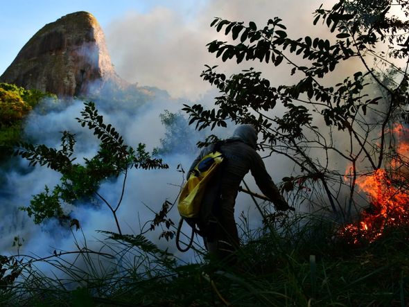 Incêndio no Parque da Pedra dos Olhos por Fernando Madeira