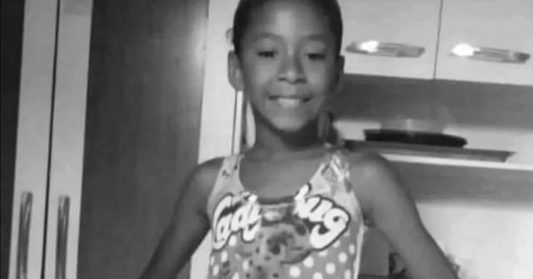 Menina tinha nove anos; na ocasião, o adolescente Brendesson dos Reis Silva, de 17 anos, que seria o alvo dos disparos, também foi assassinado
