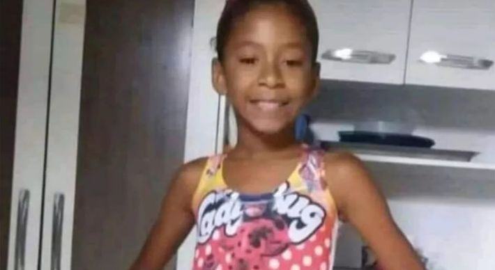 O crime aconteceu na noite desta quarta-feira (27) no bairro Ilha da Conceição. Uma criança de 9 anos e um adolescente de 17 foram mortos